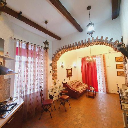 Inn Home Apartments-Olimpiysky Stadium Area Kiev Ngoại thất bức ảnh