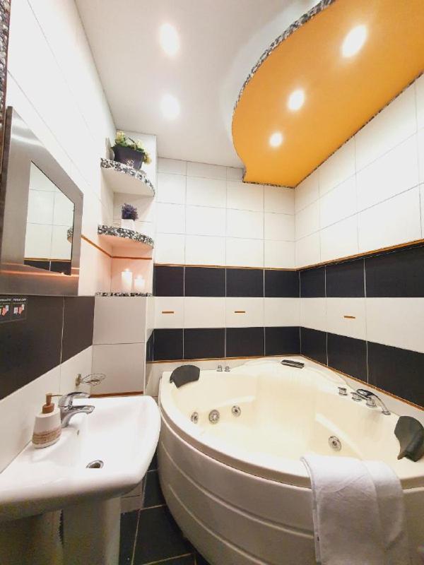 Inn Home Apartments-Olimpiysky Stadium Area Kiev Ngoại thất bức ảnh